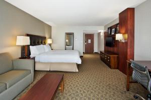 holiday inn university plaza bowling green by ihg