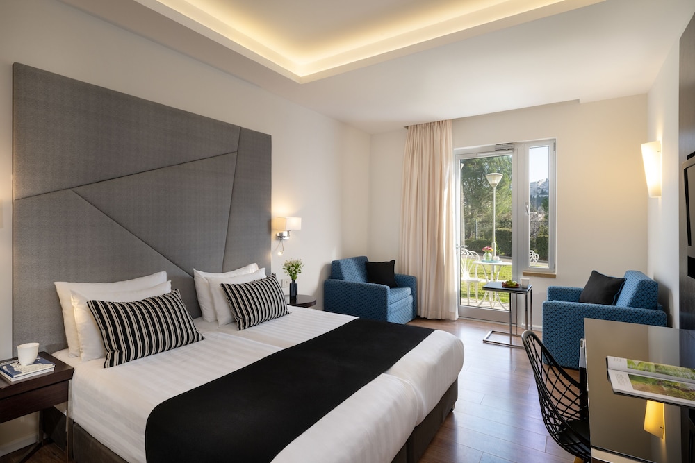 hotel yehuda