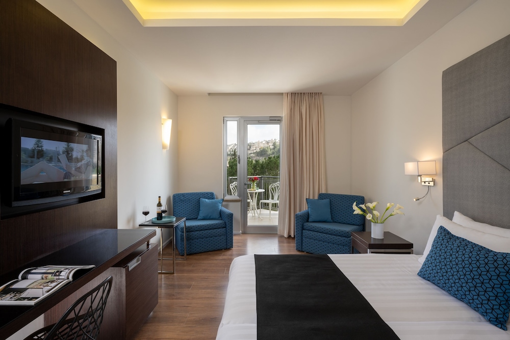 hotel yehuda