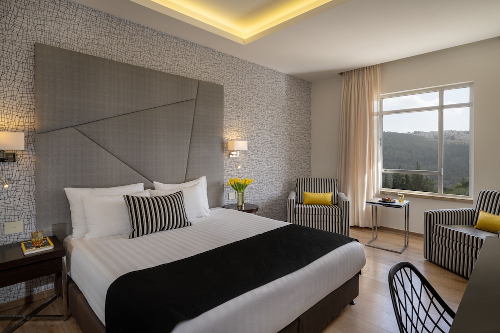 hotel yehuda