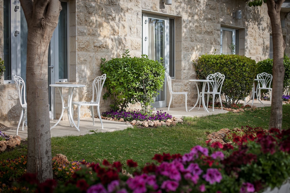 hotel yehuda