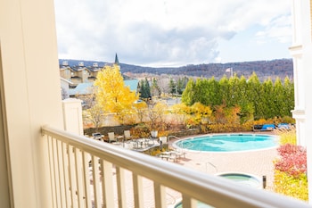 long trail house condominiums at stratton mountain