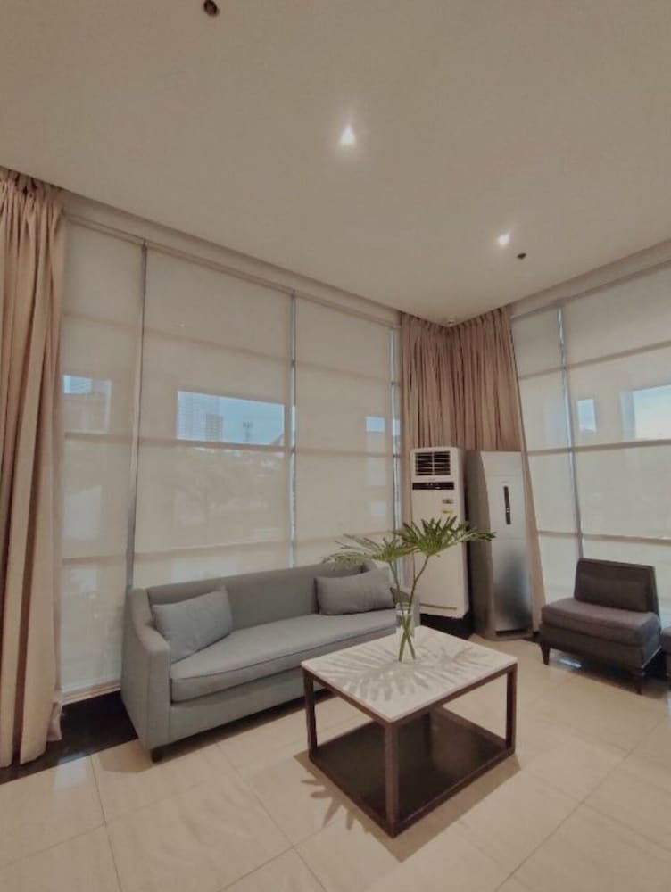centrio tower 1 bedroom