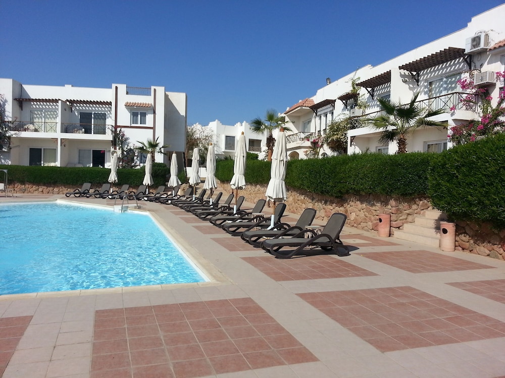 logaina sharm resort