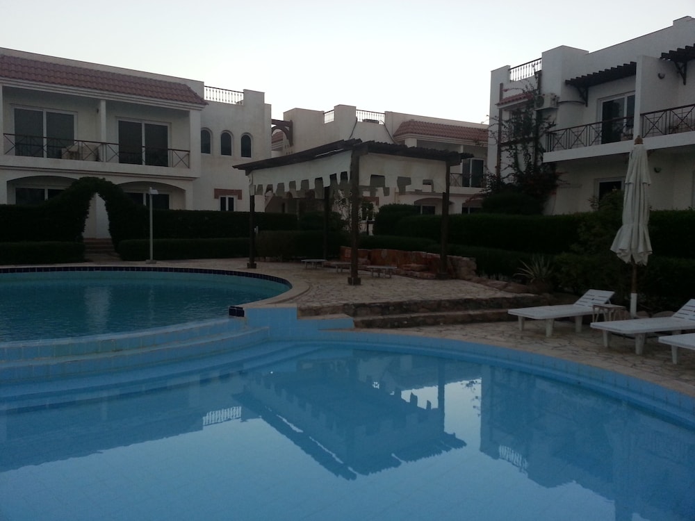 logaina sharm resort