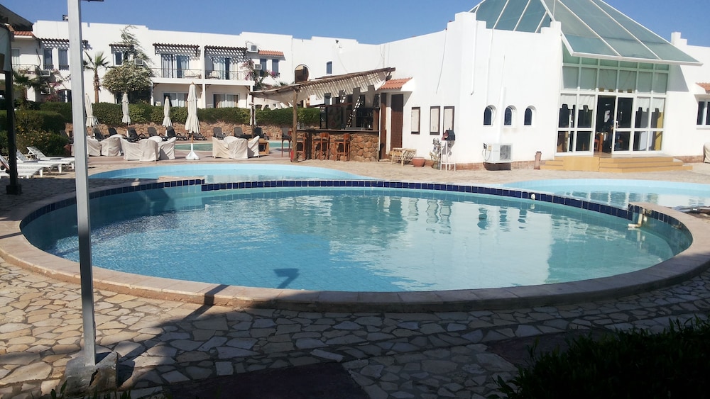 logaina sharm resort