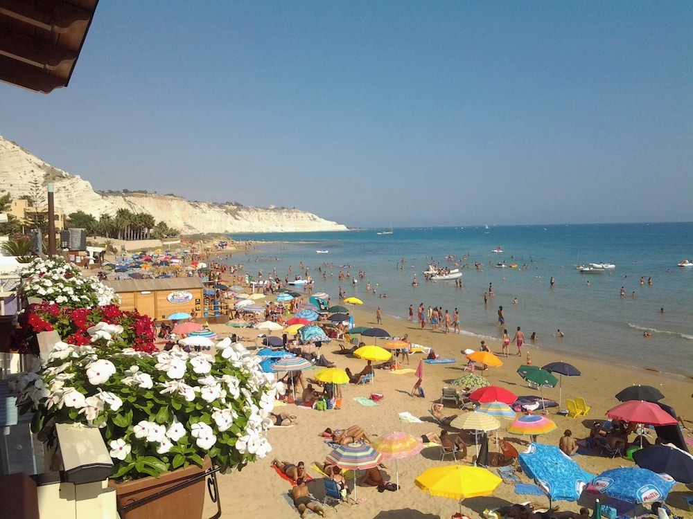 apartment close to the scala dei turchi beach