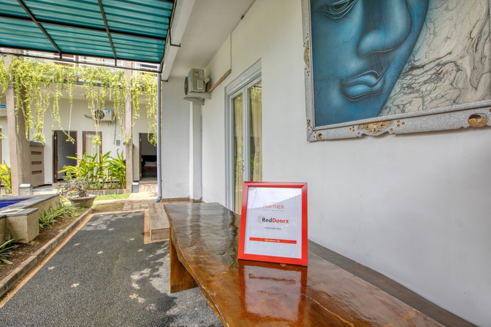 reddoorz near exit toll nusa dua