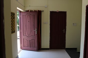 Sairenu Residency,Vadavalli>>Coimbatore,2 star