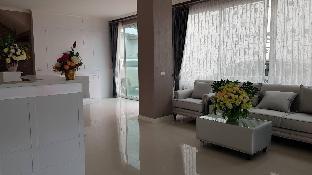 crystal place prathai