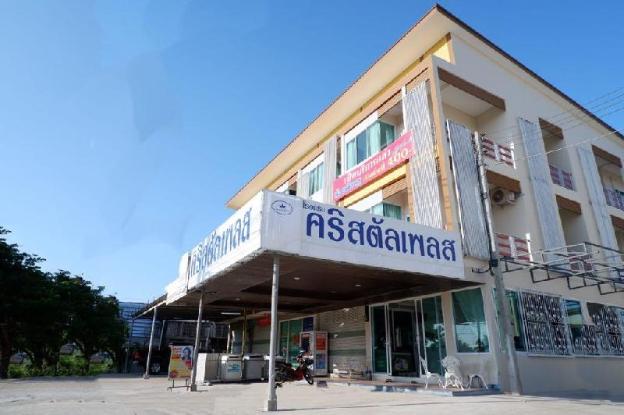 crystal place prathai