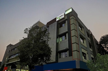 treebo wow surat station