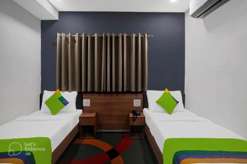 Treebo Wow, Surat Station,India>>Surat,3 star