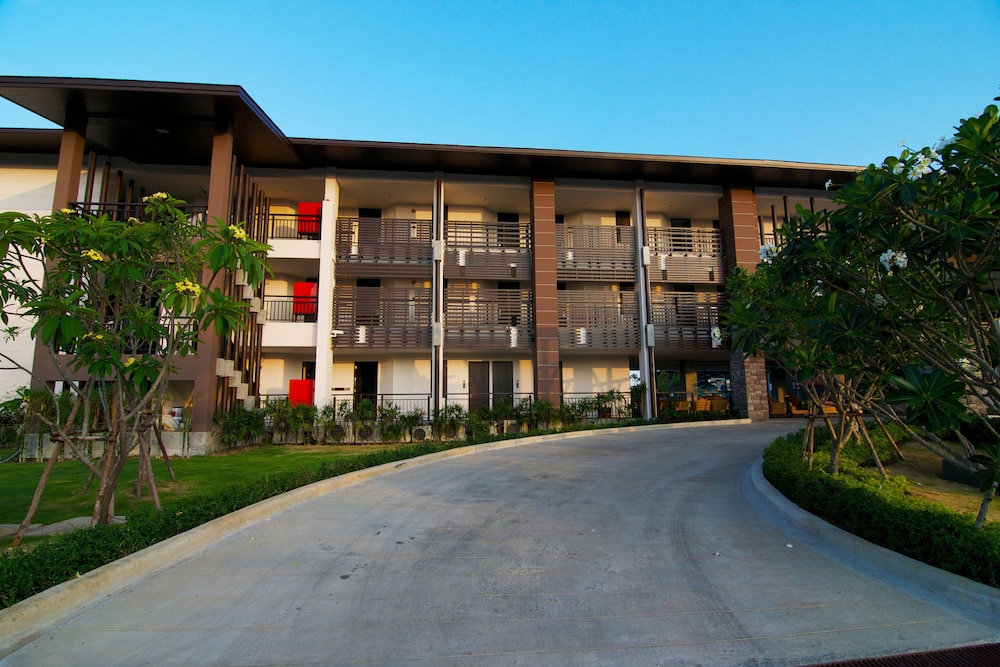i tara resort and spa
