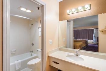 travelodge macon north