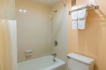 travelodge macon north