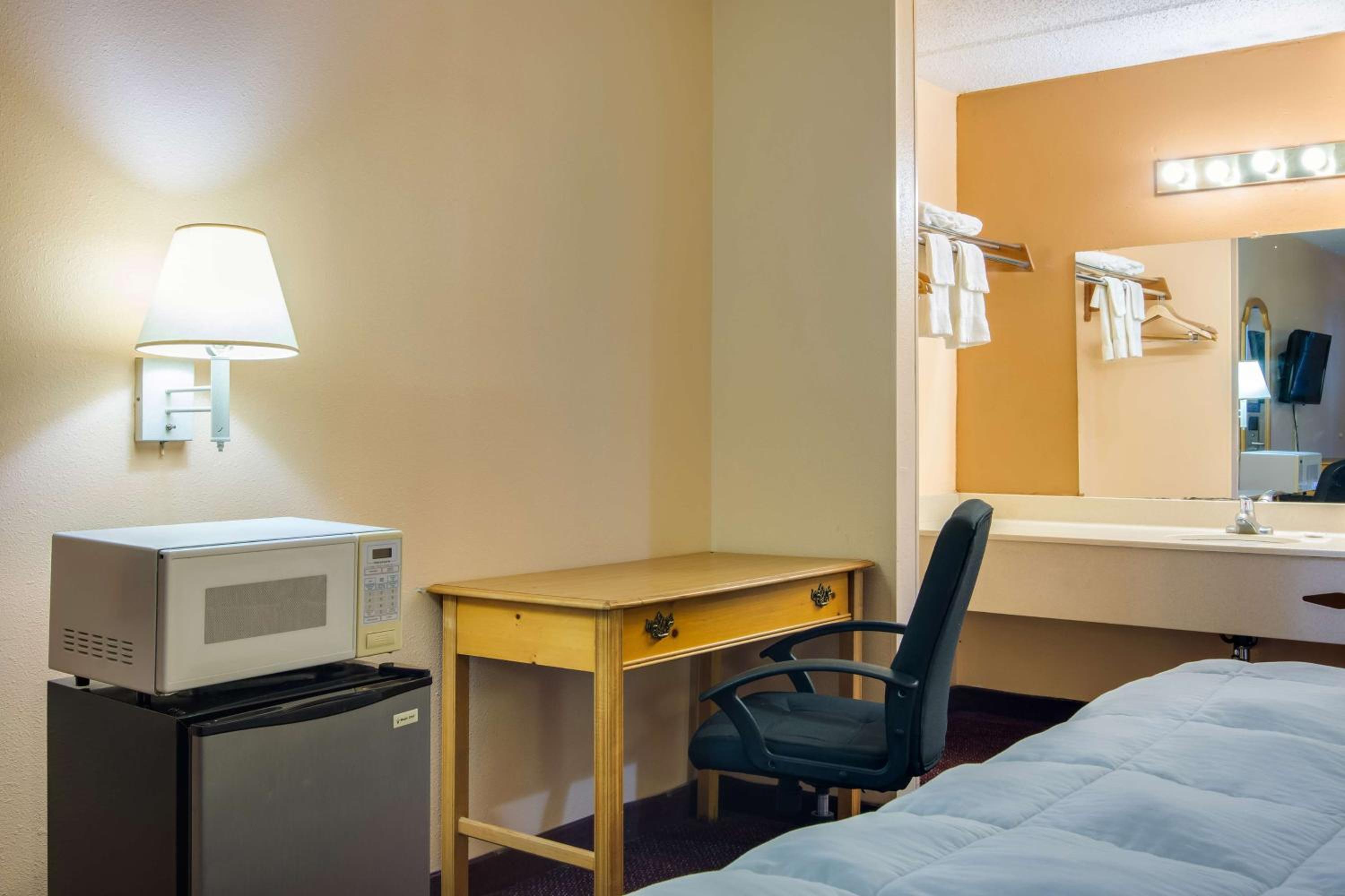 travelodge macon north