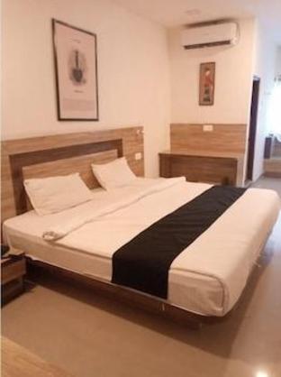 Etranger Resorts,Khuldabad>>Aurangabad,2 star