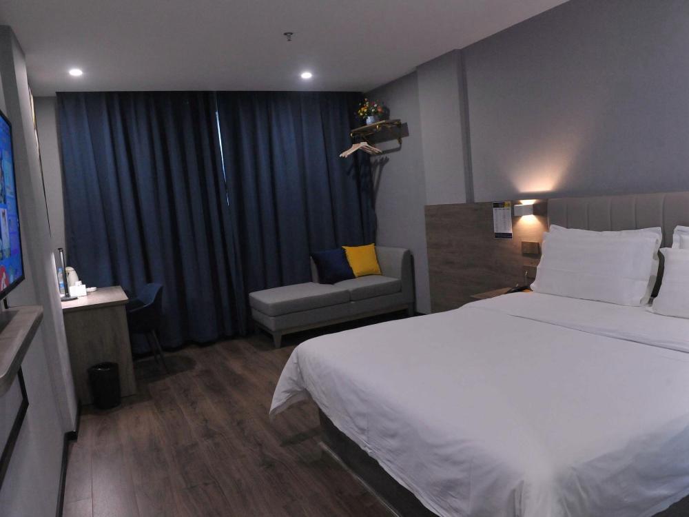 7 days premium chenzhou xinglong pedestrian stree