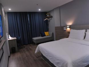 7 days premium chenzhou xinglong pedestrian stree