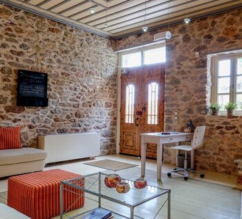 kiriaki guesthouse and suites