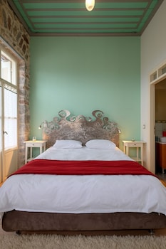 kiriaki guesthouse and suites