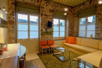 kiriaki guesthouse and suites