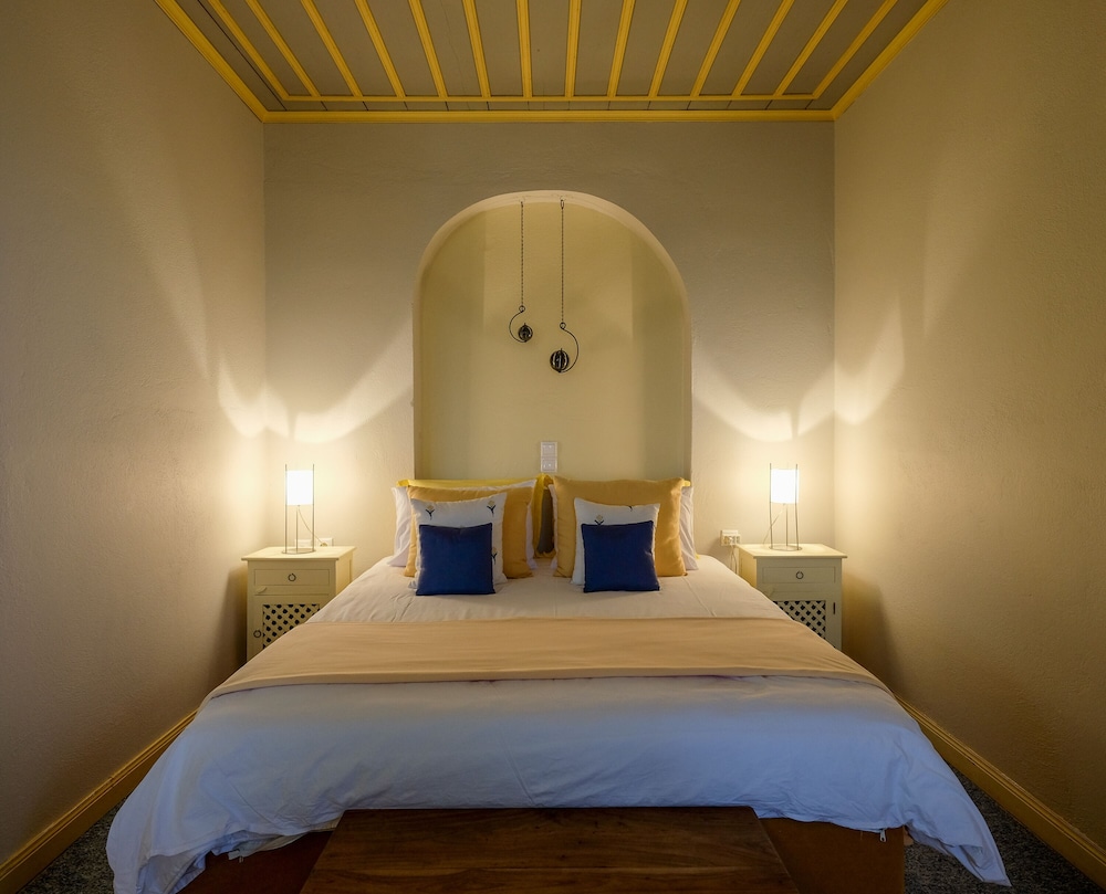 kiriaki guesthouse and suites