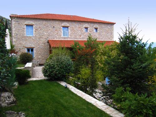 kiriaki guesthouse and suites