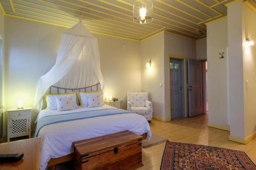 kiriaki guesthouse and suites