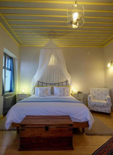 kiriaki guesthouse and suites