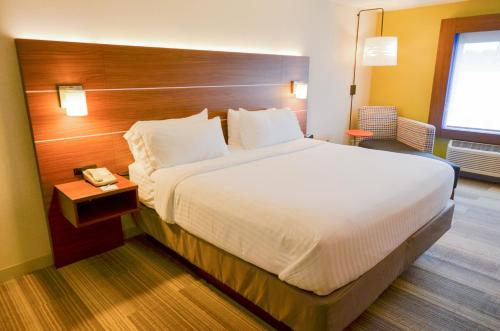 holiday inn express pittsburgh bridgeville by ihg