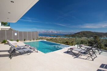 casa smaragdi villas