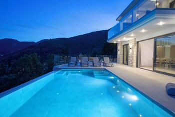 casa smaragdi villas