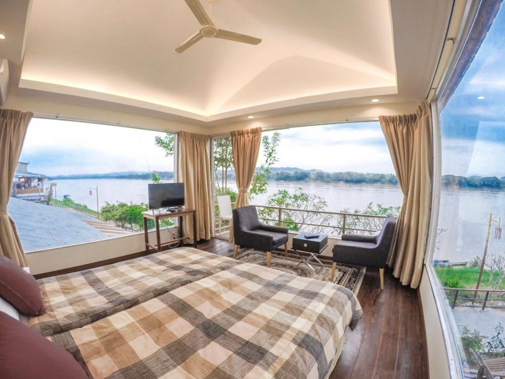 chandra varin pano view