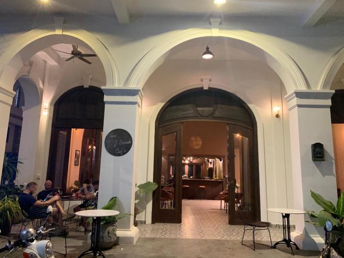 the j break boutique