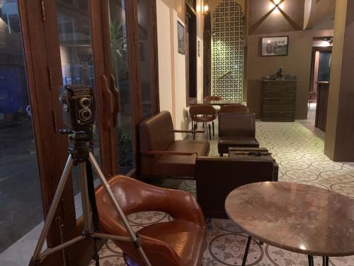 the j break boutique