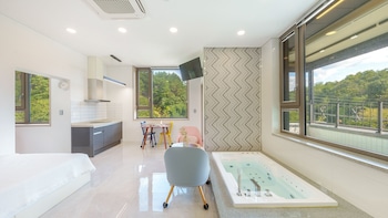 gangneung cresso pension