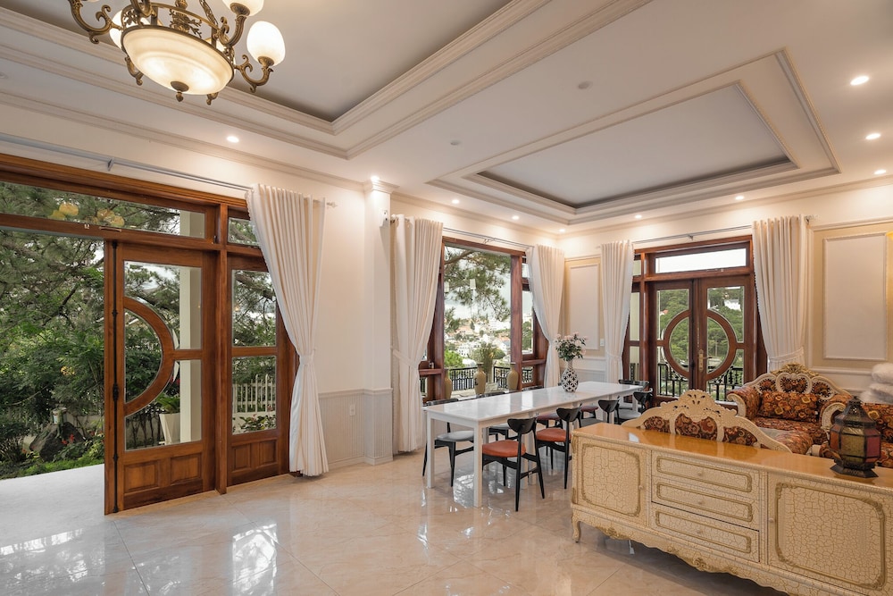 moon valley dalat hotel