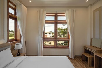 moon valley dalat hotel