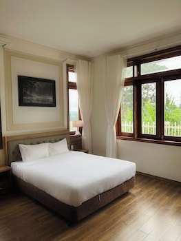moon valley dalat hotel