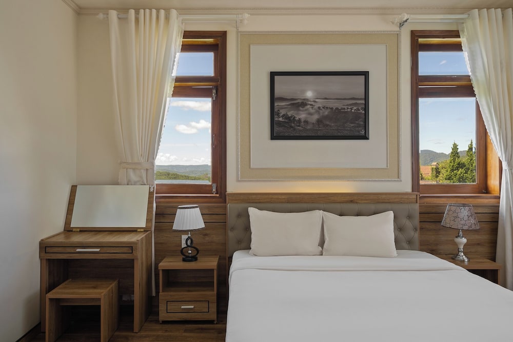 moon valley dalat hotel
