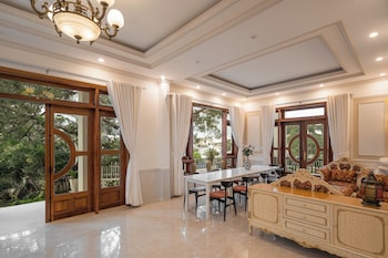 moon valley dalat hotel