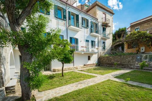 borgo dei saraceni domus indomita
