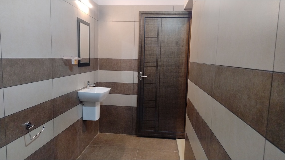 gateway airport hotel