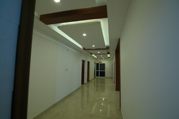 gateway airport hotel