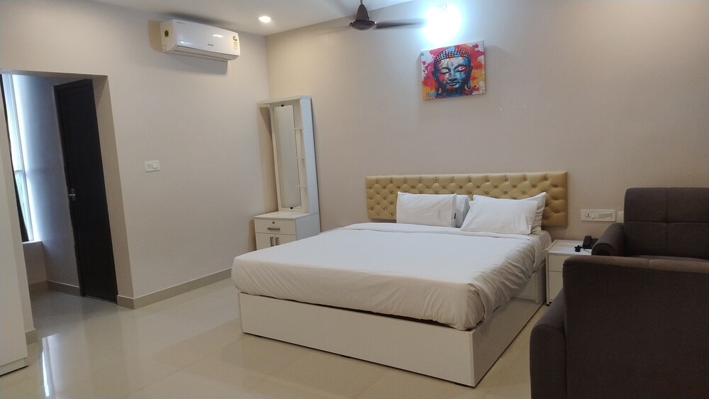 gateway airport hotel