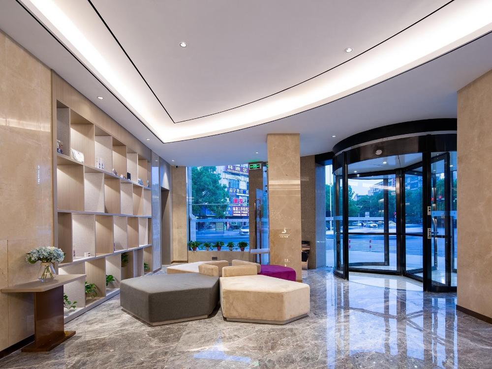 lavande hotel wal mart store east yueyang high speed railway station