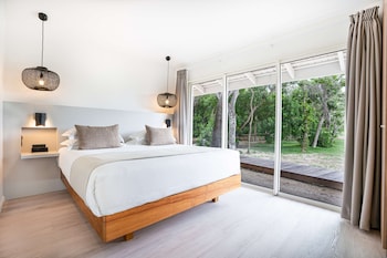 doubletree by hilton noumea ilot maitre resort