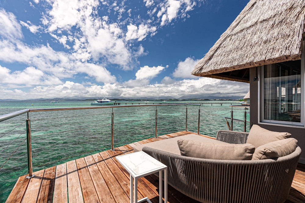 doubletree by hilton noumea ilot maitre resort
